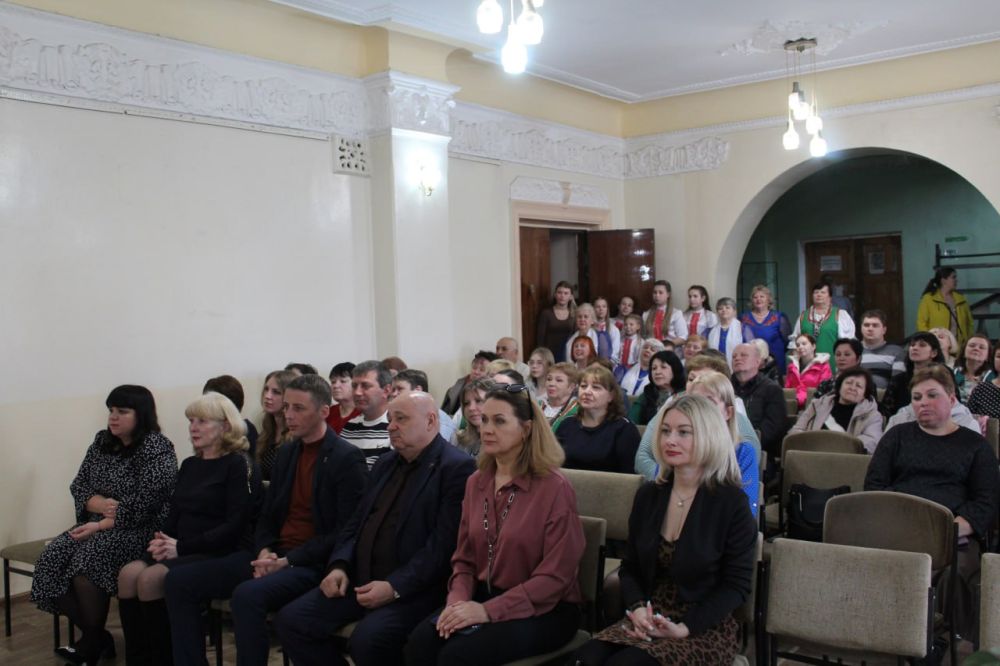 В Кировском Дворце культуры состоялось торжественное мероприятие, посвященное Дню работников культуры В Кировском Дворце культуры состоялось торжественное мероприятие, посвященное Дню работников культуры