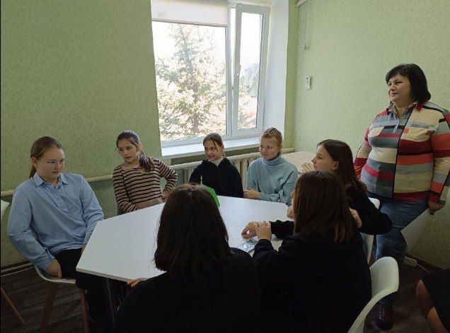 В Лутугинской Районной библиотеке для детей прошел литературно-интеллектуальный час В Лутугинской Районной библиотеке для детей прошел литературно-интеллектуальный час