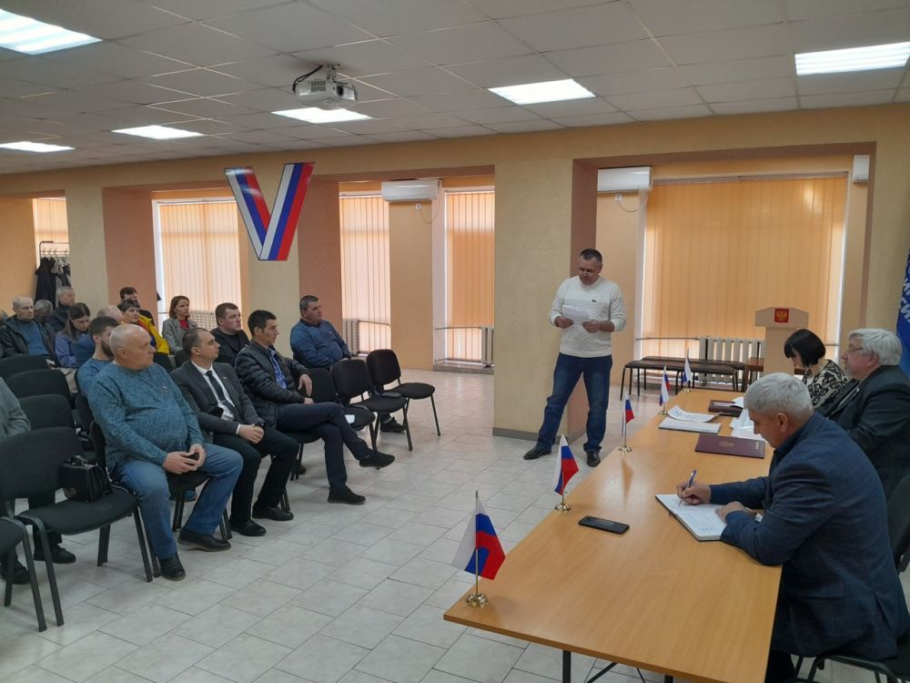 Виталий Коваленко: Принял участие в заседании Совета депутатов Беловодского МО. Заседание провел председатель Совета Сергей Скляр Виталий Коваленко: Принял участие в заседании Совета депутатов Беловодского МО. Заседание провел председатель Совета Сергей Скляр