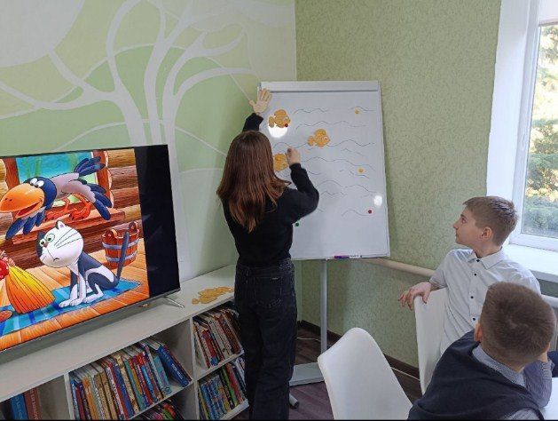 В Лутугинской Районной библиотеке для детей прошел литературно-интеллектуальный час В Лутугинской Районной библиотеке для детей прошел литературно-интеллектуальный час