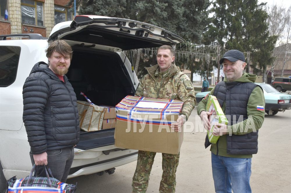 По инициативе врип главы Администрации Марковского округа при содействии представителя Росгвардии в поселок прибыли волонтеры из Москвы По инициативе врип главы Администрации Марковского округа при содействии представителя Росгвардии в поселок прибыли волонтеры из Москвы