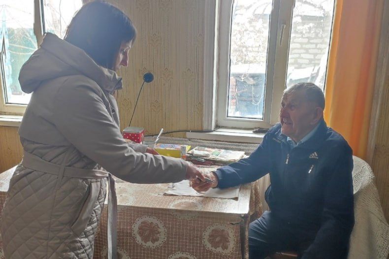 Филиал №15 ГКУ ЛНР «РЦСЗН» округе ведёт работу по выдаче удостоверений Филиал №15 ГКУ ЛНР «РЦСЗН» округе ведёт работу по выдаче удостоверений