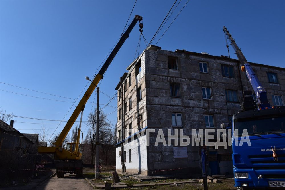 Регион-шеф Калужская область продолжает работы по капитальному ремонту кровель многоквартирных домов и социальных объектов в Первомайском городском округе Регион-шеф Калужская область продолжает работы по капитальному ремонту кровель многоквартирных домов и социальных объектов в Первомайском городском округе