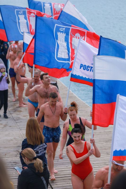 Луганские спортсменки завоевали призовые места по зимнему плаванию, сообщили в Минспорта ЛНР Луганские спортсменки завоевали призовые места по зимнему плаванию, сообщили в Минспорта ЛНР