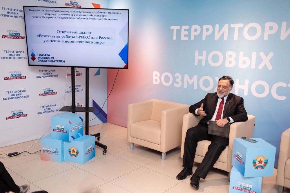 Председатель комитета по международным делам и партнерству Молодежного Совета при Администрации г. Луганска, член Ассоциации внешнеполитических исследований им. А.А Председатель комитета по международным делам и партнерству Молодежного Совета при Администрации г. Луганска, член Ассоциации внешнеполитических исследований им. А.А