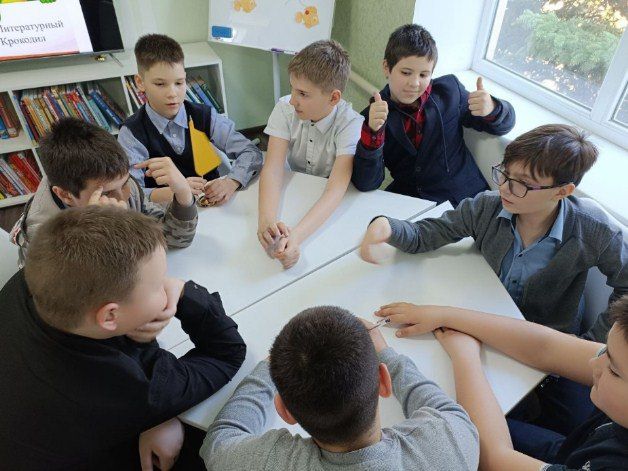 В Лутугинской Районной библиотеке для детей прошел литературно-интеллектуальный час В Лутугинской Районной библиотеке для детей прошел литературно-интеллектуальный час