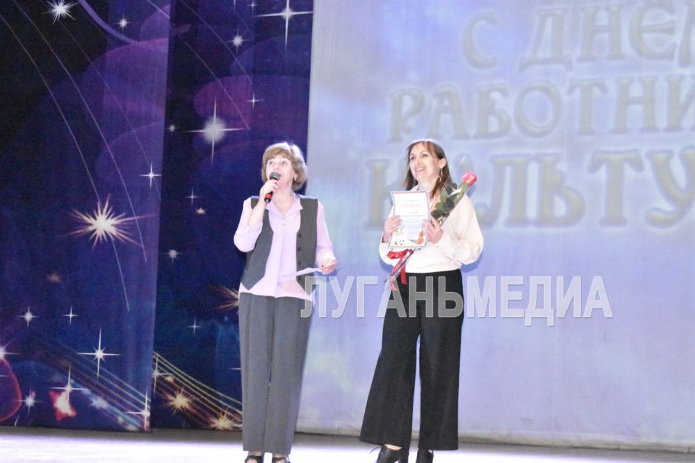В Брянке в канун профессионального праздника чествовали работников культуры В Брянке в канун профессионального праздника чествовали работников культуры