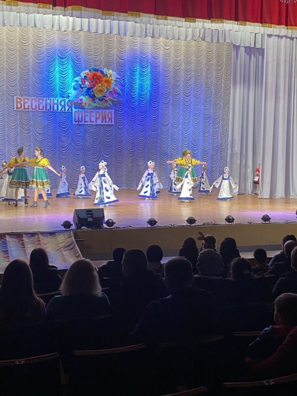 В Антраците прошёл фестиваль-конкурс «Весенняя феерия» В Антраците прошёл фестиваль-конкурс «Весенняя феерия»
