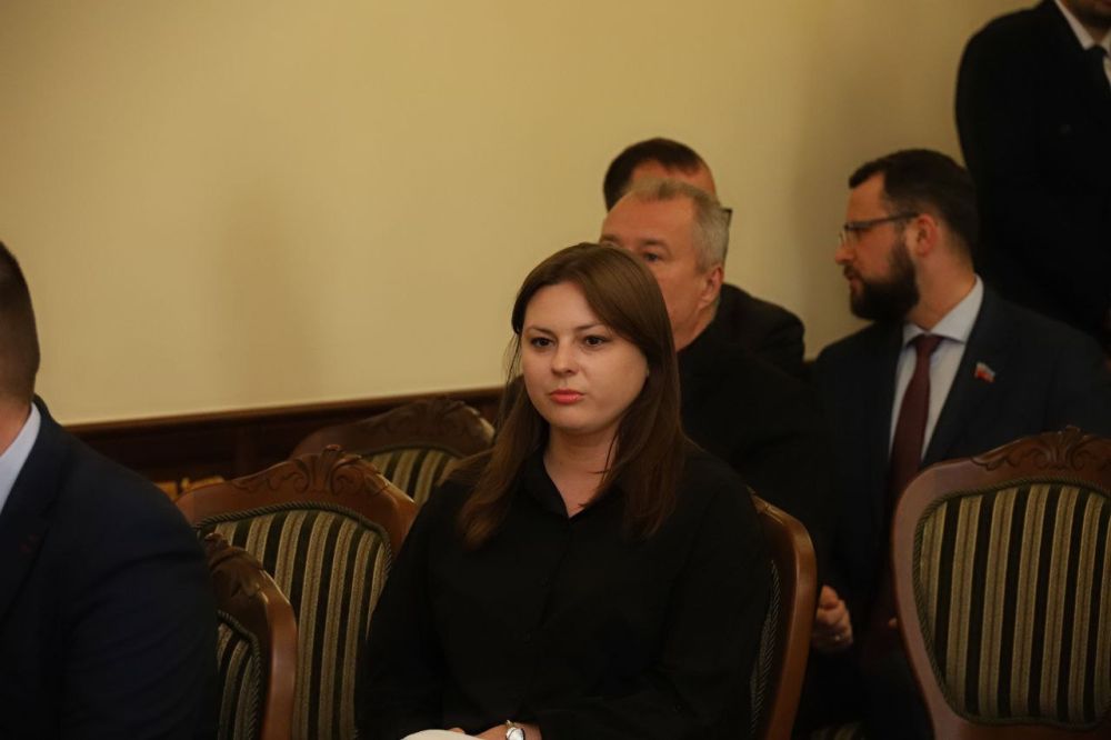 Галина Дуброва: Приняла участие в подписании Соглашения о межпарламентском сотрудничестве между Народным Советом Луганской Народной Республики и Верховным Советом Республики Хакасии Галина Дуброва: Приняла участие в подписании Соглашения о межпарламентском сотрудничестве между Народным Советом Луганской Народной Республики и Верховным Советом Республики Хакасии