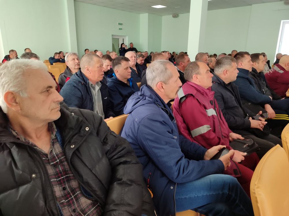 Встреча с представителями УГИБДД МВД по ЛНР состоялась в Луганском центре медицины катастроф Встреча с представителями УГИБДД МВД по ЛНР состоялась в Луганском центре медицины катастроф