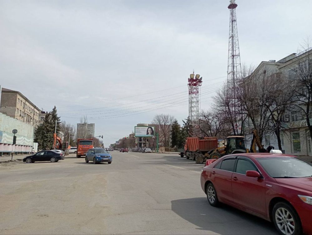 Коммунальщики Луганска приступили к реконструкции улицы Коцюбинского Коммунальщики Луганска приступили к реконструкции улицы Коцюбинского