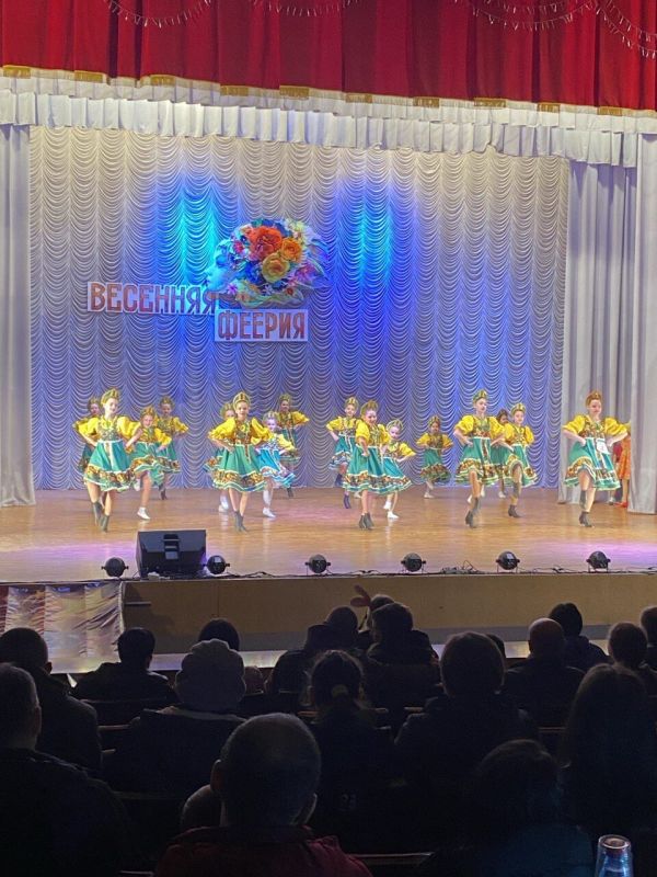 В Антраците прошёл фестиваль-конкурс «Весенняя феерия» В Антраците прошёл фестиваль-конкурс «Весенняя феерия»