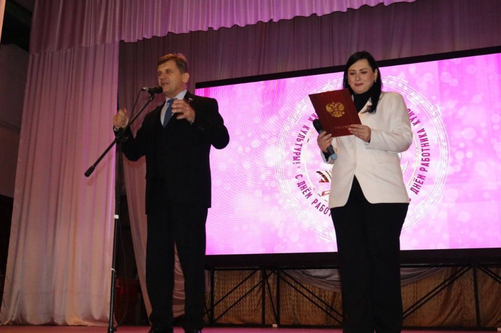 Роман Лысенко: 25 марта в России отмечают День работника культуры Роман Лысенко: 25 марта в России отмечают День работника культуры