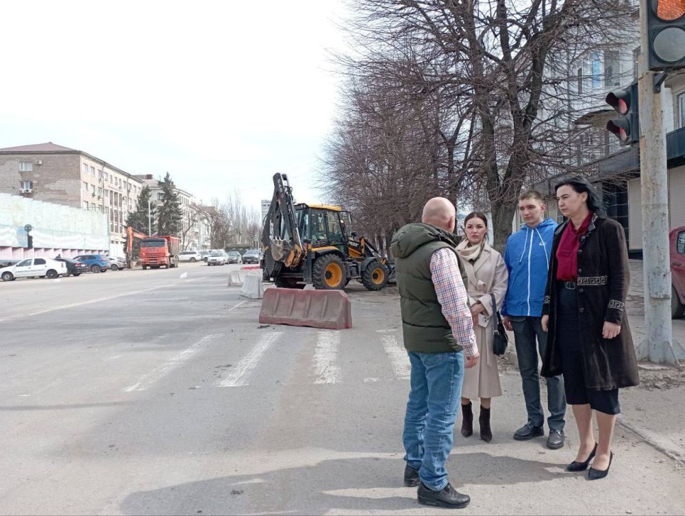 Коммунальщики Луганска приступили к реконструкции улицы Коцюбинского Коммунальщики Луганска приступили к реконструкции улицы Коцюбинского