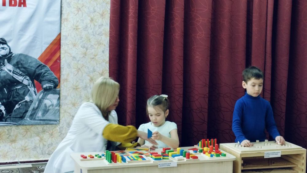 Сегодня Глава городского округа город Ровеньки Андрей Викторович Рубанцов посетил детский сад «Аленький цветочек» Сегодня Глава городского округа город Ровеньки Андрей Викторович Рубанцов посетил детский сад «Аленький цветочек»
