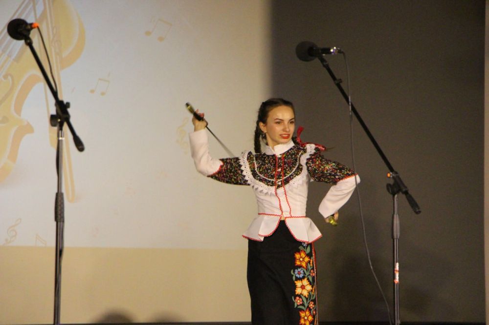 В Меловском центральном доме культуры состоялся праздничный концерт, приуроченный Дню работников культуры В Меловском центральном доме культуры состоялся праздничный концерт, приуроченный Дню работников культуры