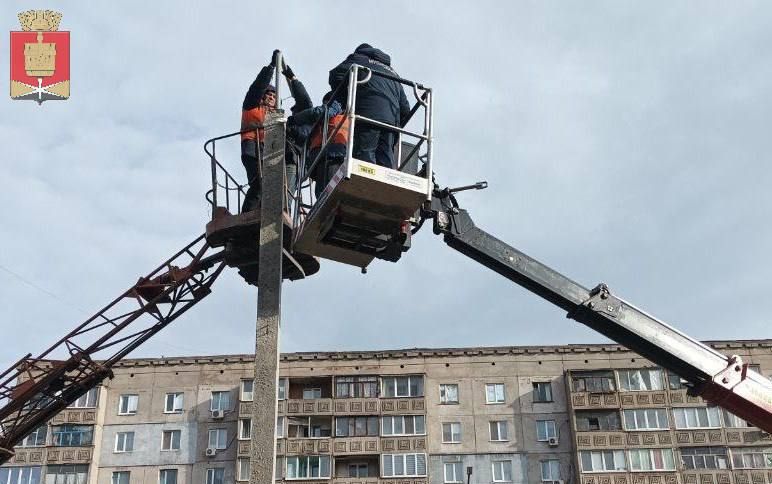 Коммунальные службы проводят работы на территории города Коммунальные службы проводят работы на территории города
