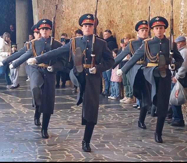Активисты Движения Первых Алчевска отправились в патриотическую поездку в город-герой Волгоград! Активисты Движения Первых Алчевска отправились в патриотическую поездку в город-герой Волгоград!