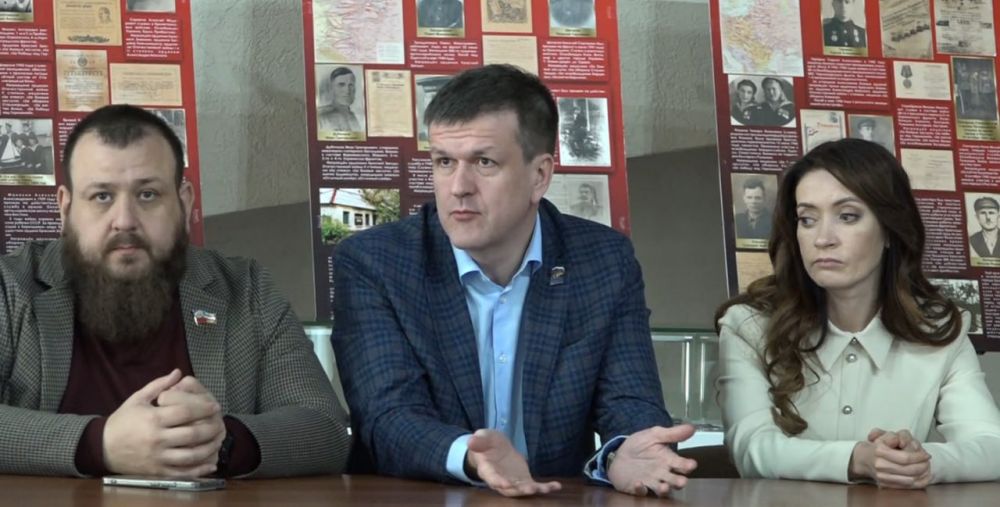 В музее «Молодая гвардия» прошла рабочая встреча представителей Тюменской городской Думы с депутатами Совета Краснодонского муниципального округа В музее «Молодая гвардия» прошла рабочая встреча представителей Тюменской городской Думы с депутатами Совета Краснодонского муниципального округа