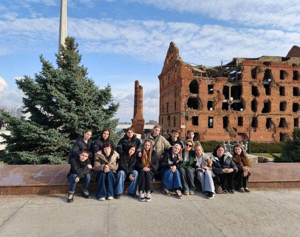 Активисты Движения Первых Алчевска отправились в патриотическую поездку в город-герой Волгоград! Активисты Движения Первых Алчевска отправились в патриотическую поездку в город-герой Волгоград!