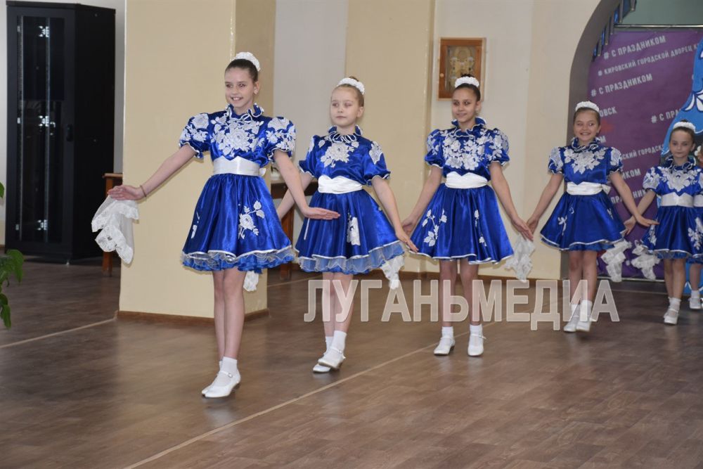 В Кировском Дворце культуры состоялось торжественное мероприятие, посвященное Дню работников культуры В Кировском Дворце культуры состоялось торжественное мероприятие, посвященное Дню работников культуры
