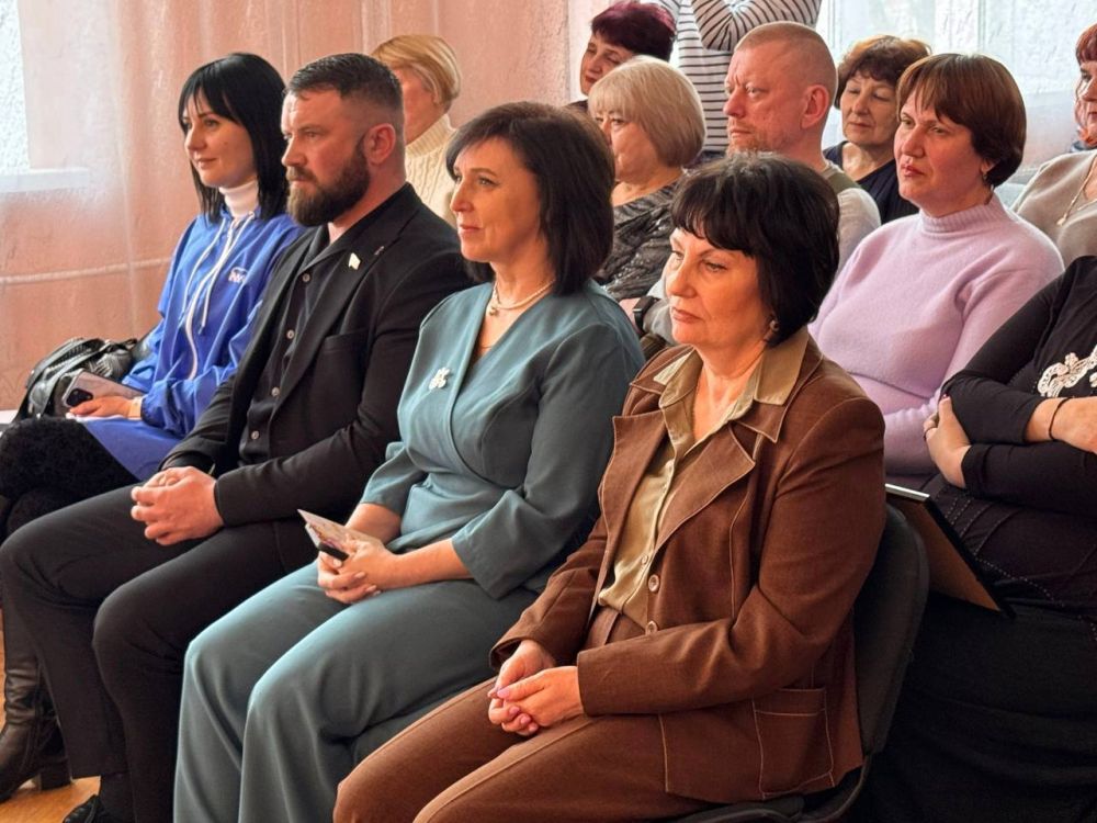 В Красном Луче прошел праздничный концерт, посвященный Дню работника культуры В Красном Луче прошел праздничный концерт, посвященный Дню работника культуры