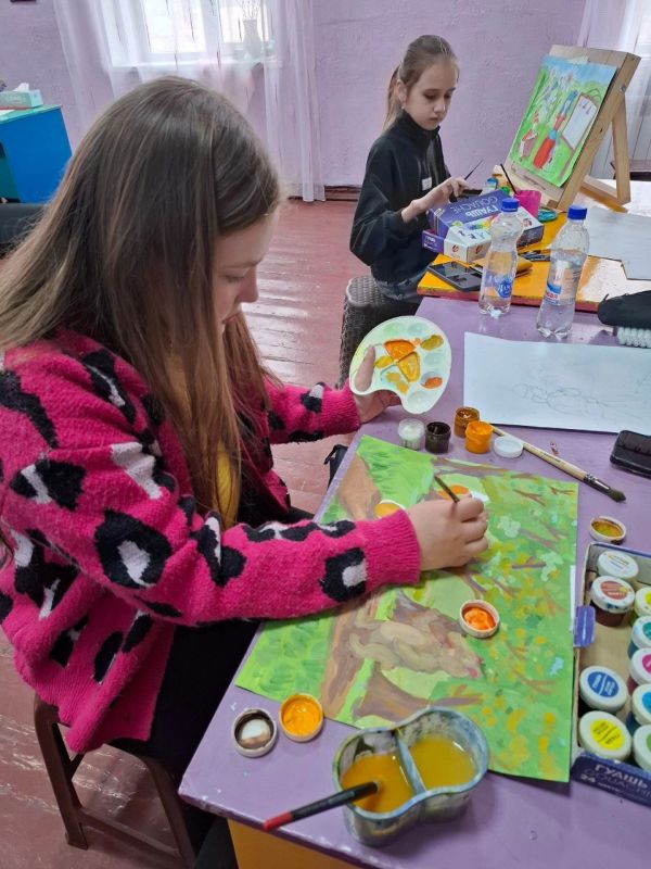 Юные художники Детской художественной школы на уроках станковой композиции рисуют сказки!Сказки - это кладезь знаний о том, как устроен мир, хранилище сакральных знаний, обрядов, традиций, устоев общества Юные художники Детской художественной школы на уроках станковой композиции рисуют сказки!Сказки - это кладезь знаний о том, как устроен мир, хранилище сакральных знаний, обрядов, традиций, устоев общества