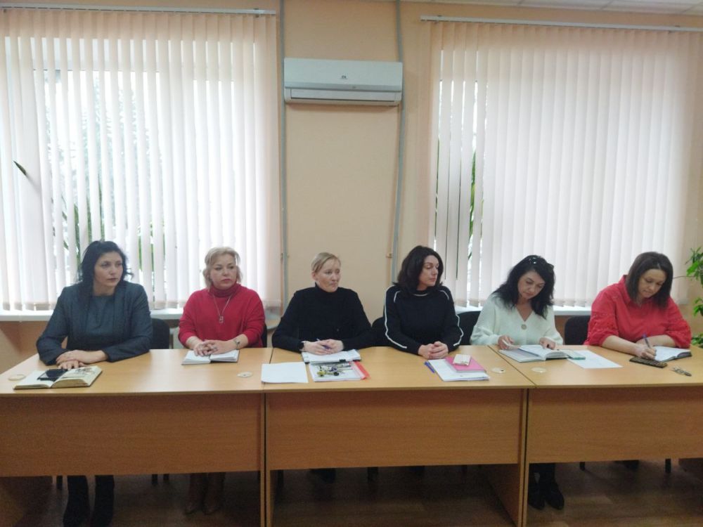 В Администрации городского округа город Ровеньки состоялось заседание конкурсной комиссии по отбору кандидатов в представители от муниципального округа городской округ город Ровеньки Луганской Народной Республики для... В Администрации городского округа город Ровеньки состоялось заседание конкурсной комиссии по отбору кандидатов в представители от муниципального округа городской округ город Ровеньки Луганской Народной Республики для...