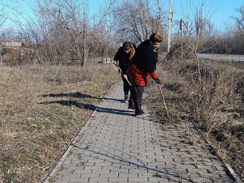 Сергей Колягин: С приходом весеннего тепла у всех граждан появляется особый энтузиазм в уборке как собственных подворий, так и общественных пространств Сергей Колягин: С приходом весеннего тепла у всех граждан появляется особый энтузиазм в уборке как собственных подворий, так и общественных пространств