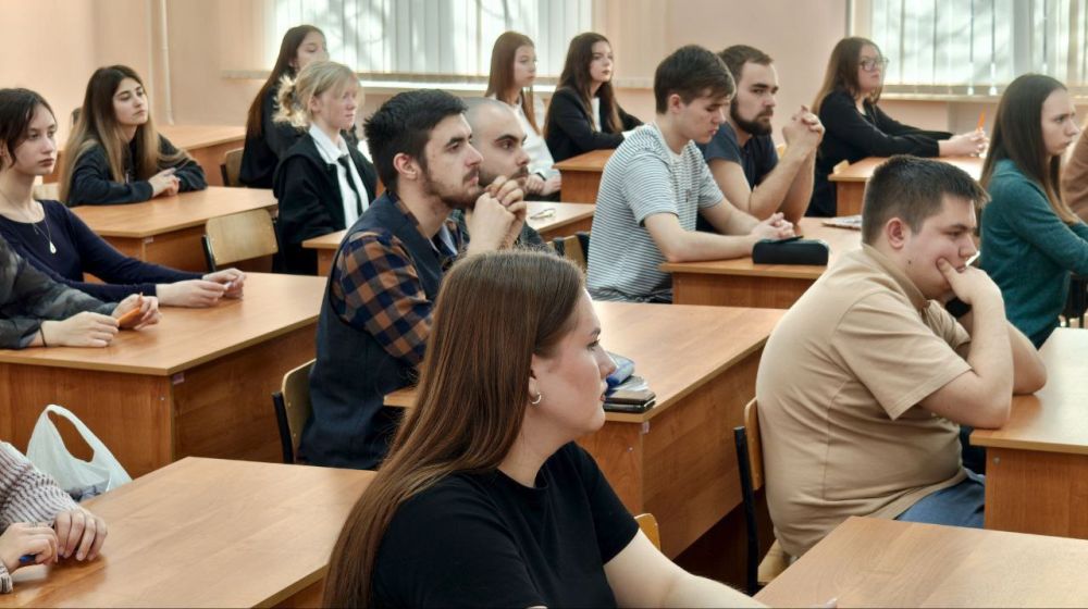 Зинаида Наден: Деловой старт в будущее. Сегодня приняла участие в церемонии открытия регионального этапа ХI-й Всероссийской олимпиады по истории российского предпринимательства, который состоялся в Луганском государственном... Зинаида Наден: Деловой старт в будущее. Сегодня приняла участие в церемонии открытия регионального этапа ХI-й Всероссийской олимпиады по истории российского предпринимательства, который состоялся в Луганском государственном...