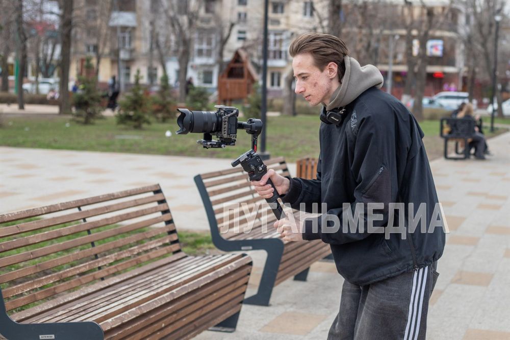 Студент колледжа имени Михаила Матусовского Владислав Лебедев оформил социальный контракт на открытие своего дела Студент колледжа имени Михаила Матусовского Владислав Лебедев оформил социальный контракт на открытие своего дела