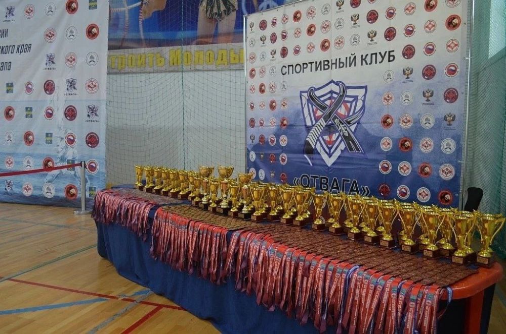 Наши спортсмены в Анапе. 22 марта в городе Анапа прошли открытые соревнования по киокушин, в которых приняло участие свыше 150 спортсменов, среди которых спортивные клубы Краснодарского края, спортивные клубы Республики Крым... Наши спортсмены в Анапе. 22 марта в городе Анапа прошли открытые соревнования по киокушин, в которых приняло участие свыше 150 спортсменов, среди которых спортивные клубы Краснодарского края, спортивные клубы Республики Крым...