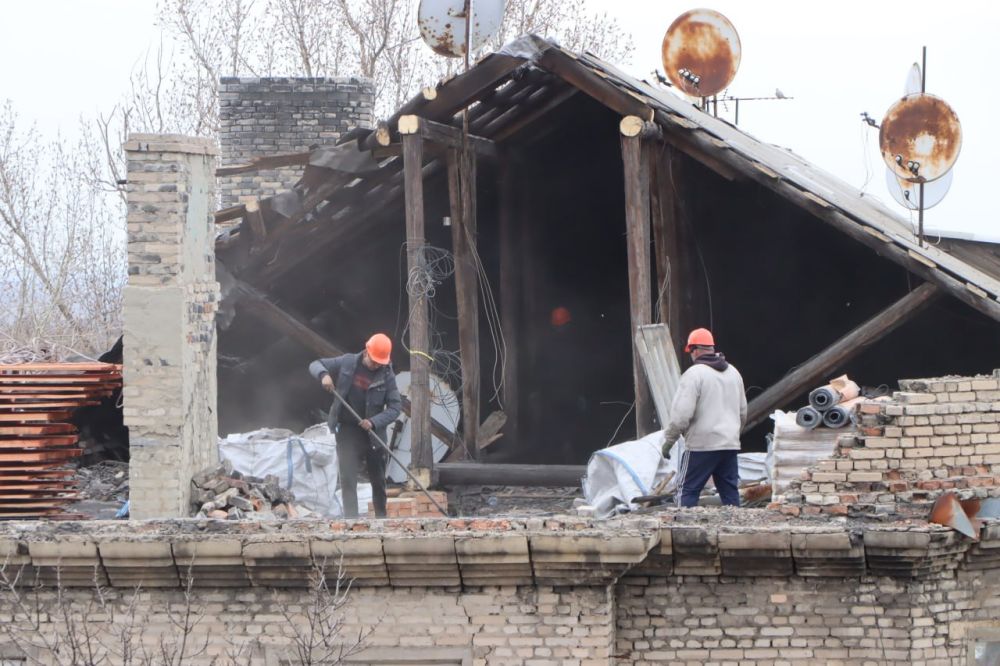 Евгений Бондарь: В поселке Белореченский продолжаются подготовительные работы по капитальному ремонту скатной кровли трех многоквартирных домов Евгений Бондарь: В поселке Белореченский продолжаются подготовительные работы по капитальному ремонту скатной кровли трех многоквартирных домов