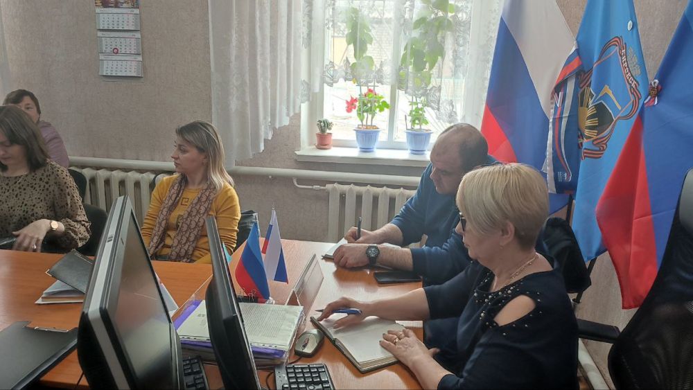 26.03.2025 в поселке Голубовское заместитель Главы Администрации городского округа город Кировск ЛНР Александр Самойлов провел прием граждан 26.03.2025 в поселке Голубовское заместитель Главы Администрации городского округа город Кировск ЛНР Александр Самойлов провел прием граждан
