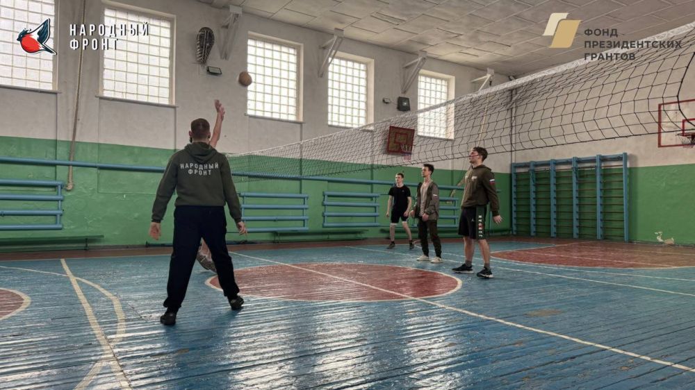 Сегодня активисты Молодежки Народного Фронта города Брянка зарядились энергией и позитивом на тренировке по волейболу! Сегодня активисты Молодежки Народного Фронта города Брянка зарядились энергией и позитивом на тренировке по волейболу!