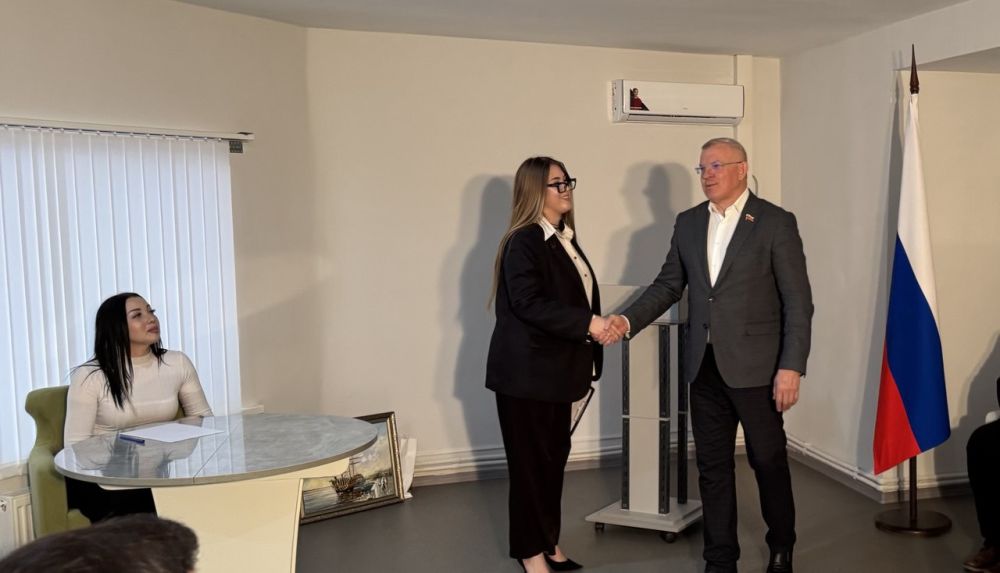 Владимир Шавлай: Первая в республике Молодежная палата начала работу в Краснодоне Владимир Шавлай: Первая в республике Молодежная палата начала работу в Краснодоне