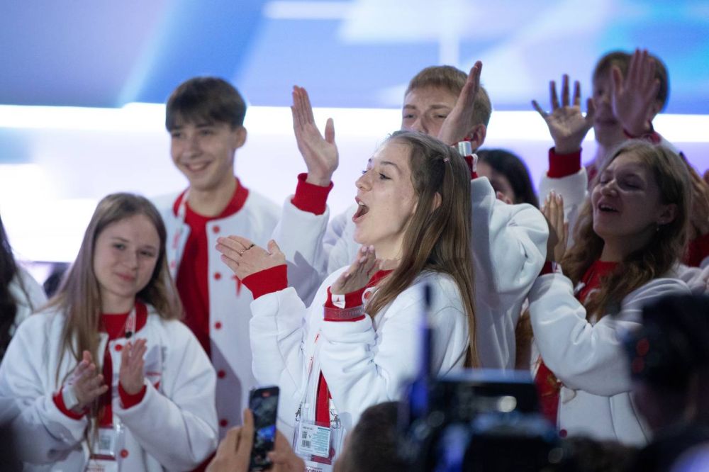 Первые ЛНР на торжественном открытии IV Съезда Движения Первые ЛНР на торжественном открытии IV Съезда Движения