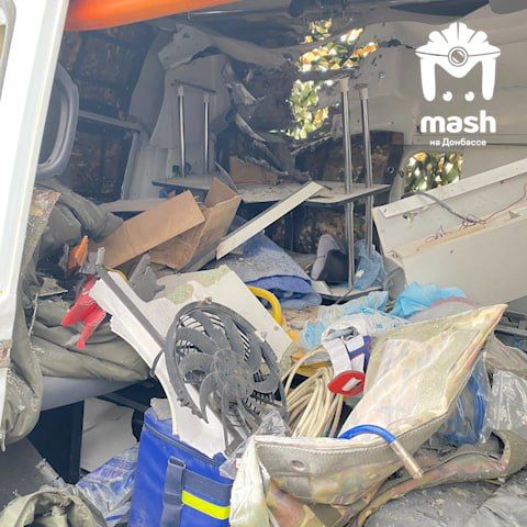 В ЛНР дрон ударил в скорую помощь — ранены водитель и фельдшер В ЛНР дрон ударил в скорую помощь — ранены водитель и фельдшер
