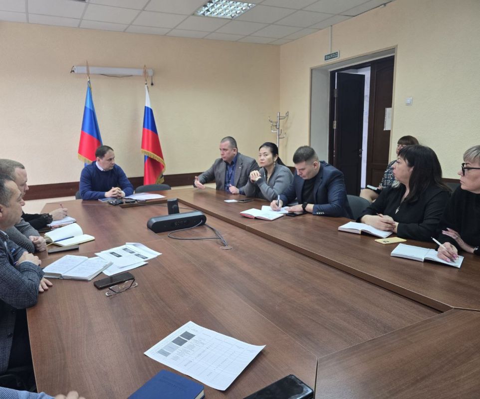 В Министерстве инфраструктуры и транспорта Луганской Народной Республики состоялось рабочее совещание с участием представителей СберБанка В Министерстве инфраструктуры и транспорта Луганской Народной Республики состоялось рабочее совещание с участием представителей СберБанка