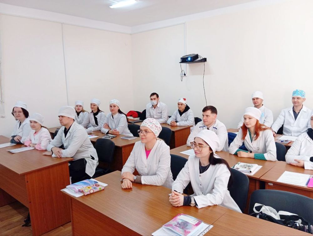 В Луганской городской больнице № 1 проводятся профориентационные лекции для студентов В Луганской городской больнице № 1 проводятся профориентационные лекции для студентов