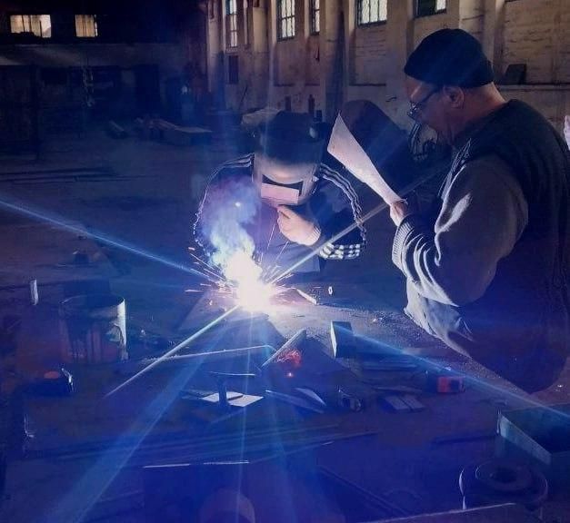 Молодые сварщики делают первые шаги на РМУ №1 г. Антрацит Молодые сварщики делают первые шаги на РМУ №1 г. Антрацит