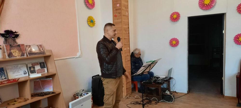 ДЛЯ НАС ПРОФЕССИЙ ЛУЧШЕ НЕТУ! ДЛЯ НАС ПРОФЕССИЙ ЛУЧШЕ НЕТУ!