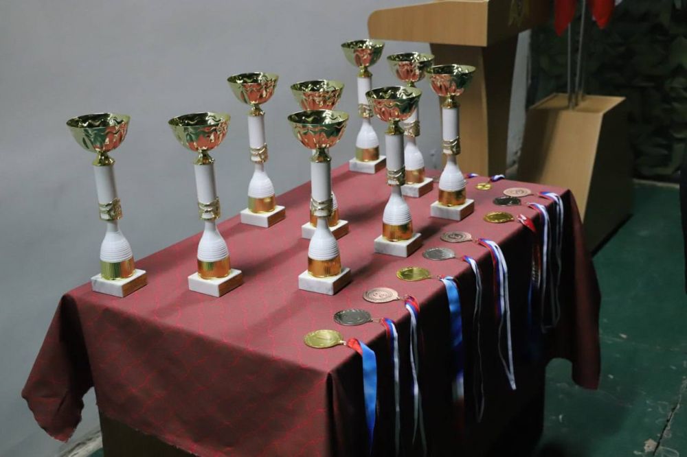 Чемпионат по стрельбе из боевого ручного стрелкового оружия, посвященный 214-й годовщине образования войск национальной гвардии России, состоялся в Луганске Чемпионат по стрельбе из боевого ручного стрелкового оружия, посвященный 214-й годовщине образования войск национальной гвардии России, состоялся в Луганске