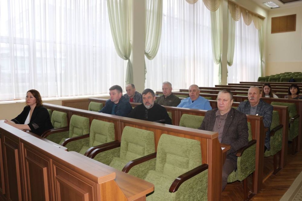 В Антрацитовском муниципальном округе состоялся семинар с депутатами Совета округа, который прошел под председательством Виктории Сошиной В Антрацитовском муниципальном округе состоялся семинар с депутатами Совета округа, который прошел под председательством Виктории Сошиной