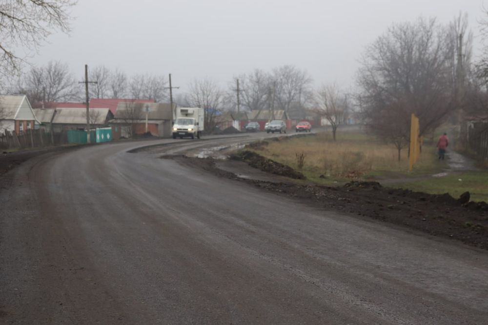 Сергей Саенко: В Антрацитовском муниципальном округе возобновлены работы по ремонту участка автомобильной дороги 43ОП РЗ43К-16 «Ровеньки-Антрацит», начатые в 2024 году специалистами ООО "Магистраль" Ставропольского края Сергей Саенко: В Антрацитовском муниципальном округе возобновлены работы по ремонту участка автомобильной дороги 43ОП РЗ43К-16 «Ровеньки-Антрацит», начатые в 2024 году специалистами ООО "Магистраль" Ставропольского края
