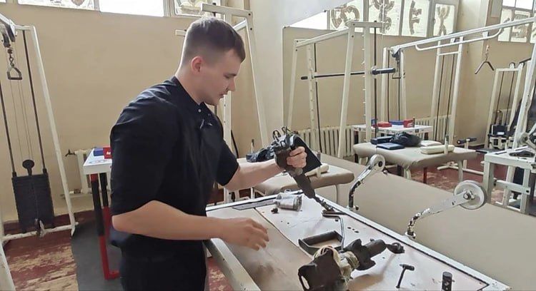 Студент из Луганска готовится к Первенству мира по армрестлингу Студент из Луганска готовится к Первенству мира по армрестлингу