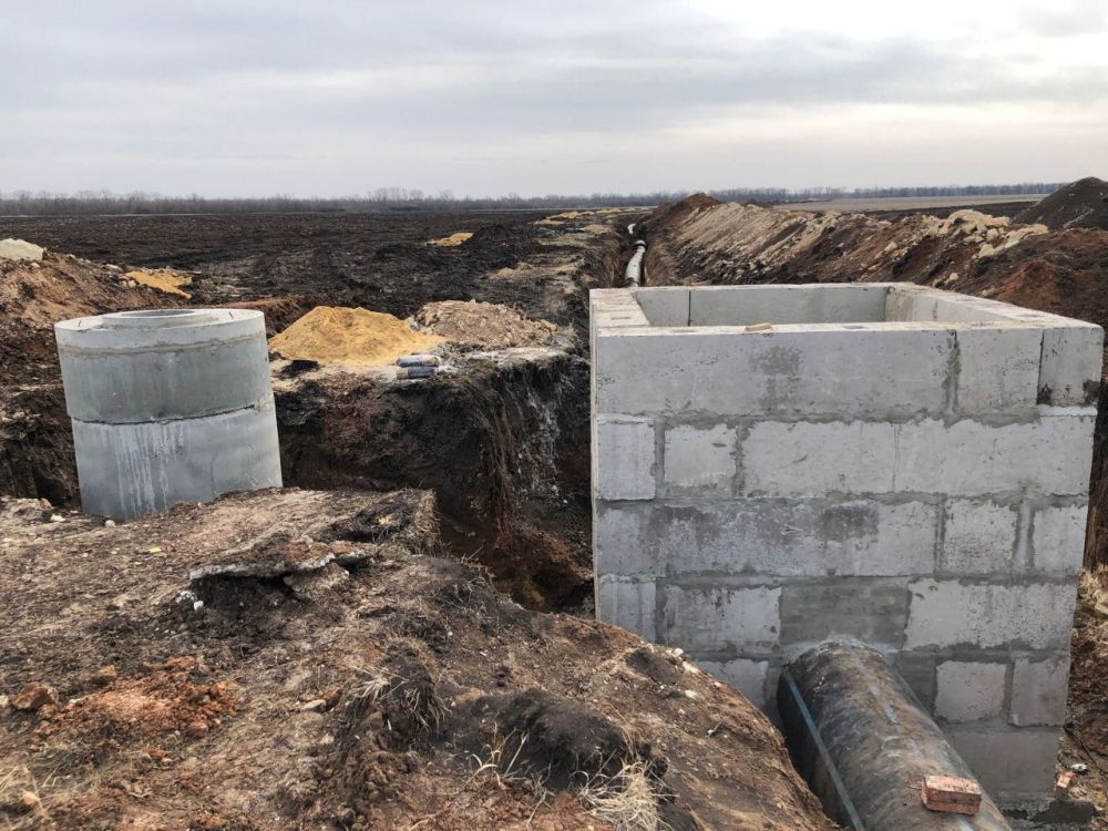 Строительство новой ветки Новосветловского магистрального водовода выполнено на 90% Строительство новой ветки Новосветловского магистрального водовода выполнено на 90%