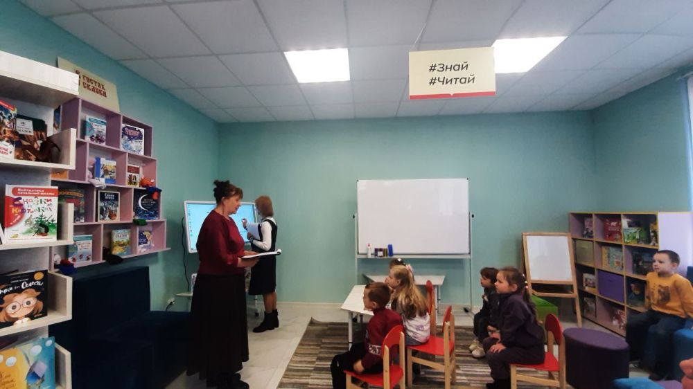 Экскурсия в библиотеку.. В преддверии Международного дня детской книги воспитанники детского сада "Журавушка" посетили Центральную городскую библиотеку им.Г.Сковороды Экскурсия в библиотеку.. В преддверии Международного дня детской книги воспитанники детского сада "Журавушка" посетили Центральную городскую библиотеку им.Г.Сковороды