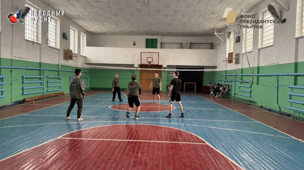 Сегодня активисты Молодежки Народного Фронта города Брянка зарядились энергией и позитивом на тренировке по волейболу! Сегодня активисты Молодежки Народного Фронта города Брянка зарядились энергией и позитивом на тренировке по волейболу!