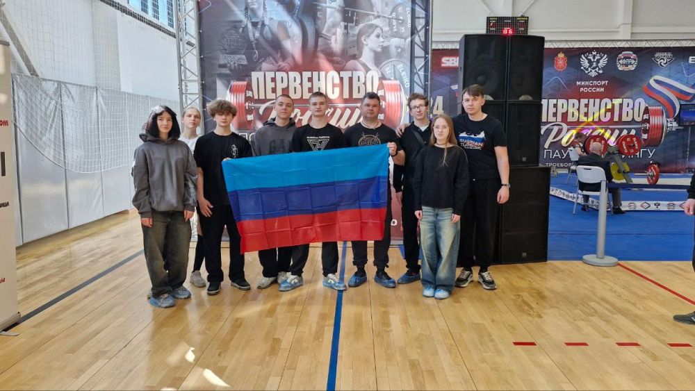 Воспитанники Спортивной школы города Ровеньки приняли участие в Первенстве России по пауэрлифтингу, которое проходило Воспитанники Спортивной школы города Ровеньки приняли участие в Первенстве России по пауэрлифтингу, которое проходило
